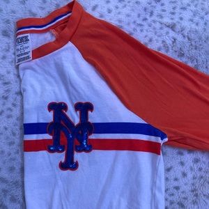 ✨3/$15✨ VS Pink Mets Long Sleeve Tee